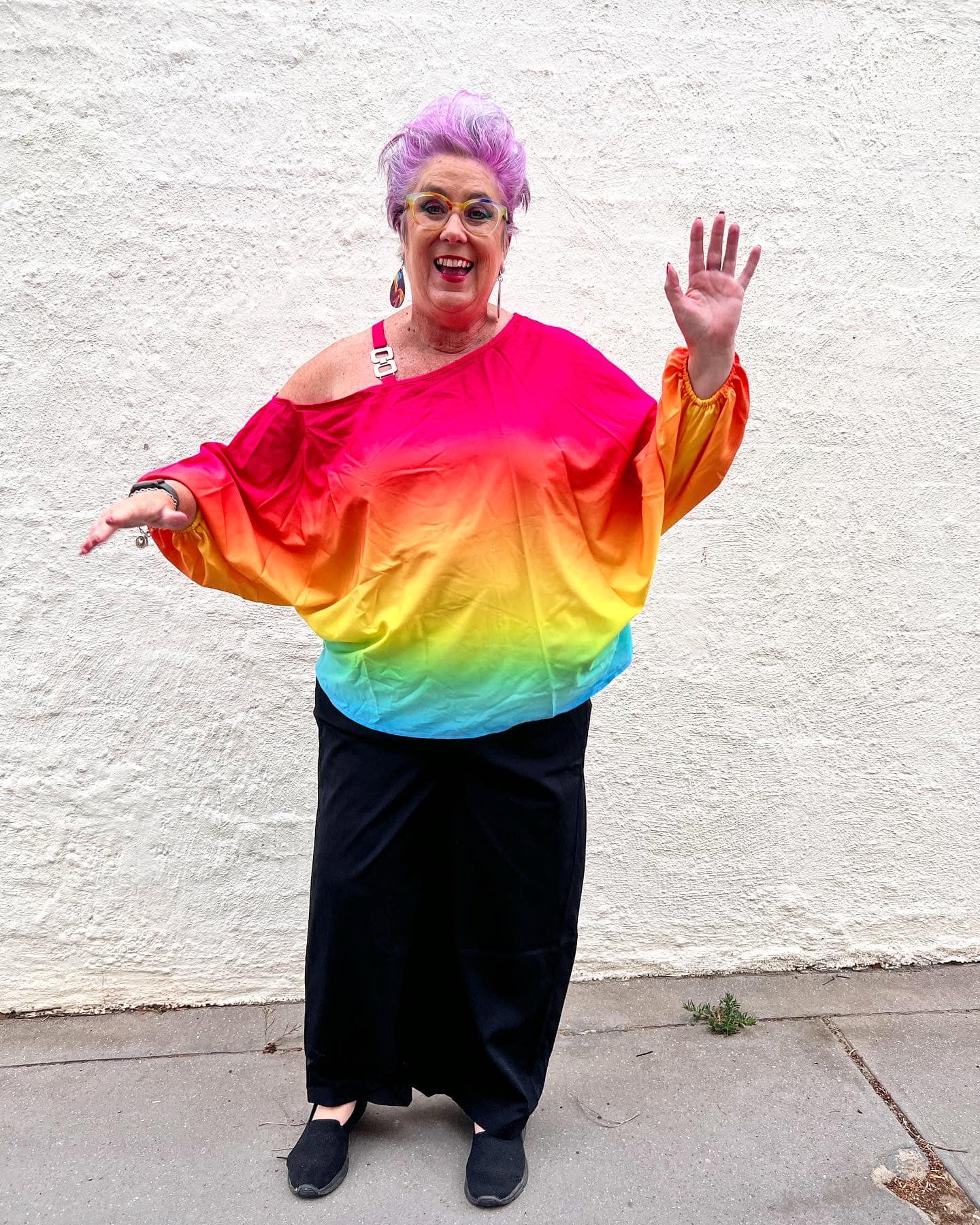 Chase the Rainbow in Style! πβ¨ Introducing the enchanting Lune Ombre Neck Batwing Sleeve Top!