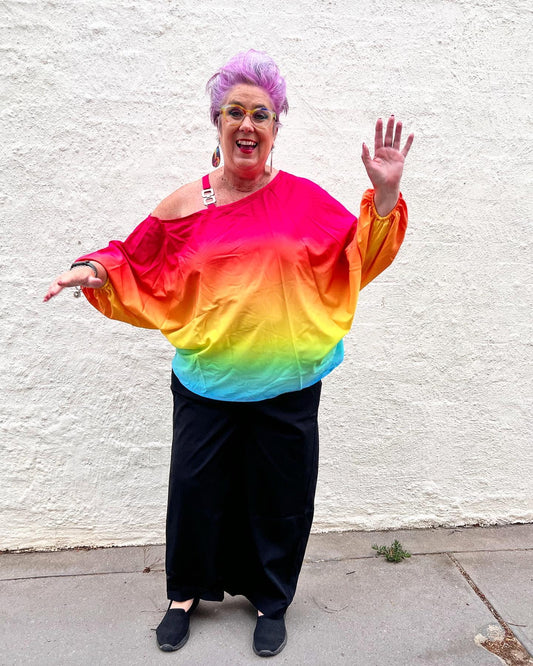 Chase the Rainbow in Style! 🌈✨ Introducing the enchanting Lune Ombre Neck Batwing Sleeve Top!