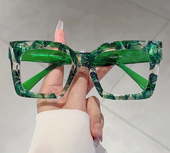 Timeless Elegance with a Floral Touch β Vintage-Inspired Square Frame Glasses