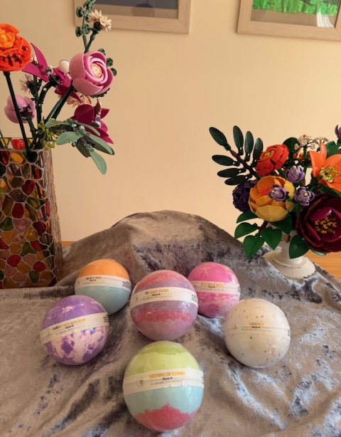 🛀Dive into Bliss! Indulge Your Senses with Our Luxurious Bath Bombs!🛀