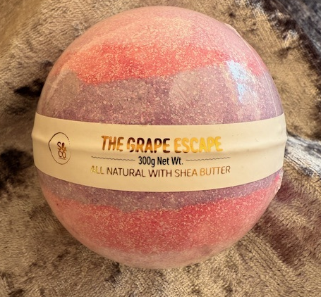 πDive into Bliss! Indulge Your Senses with Our Luxurious Bath Bombs!π