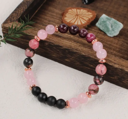🧘♀️Adorn yourself with the Bohemian Harmony Bracelet and let its natural beauty inspire your journey