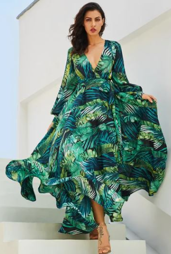 Add a touch of fresh femininity to your wardrobe with our delightful Green Floral Lightweight Leaf Dress. The charming floral and leaf print in refreshing shades of green makes this dress a must-have for the season.