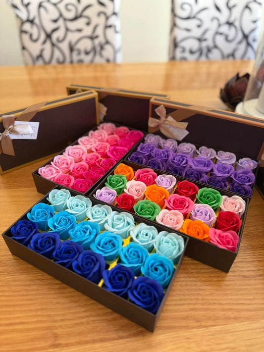 🌸 A Gift of Elegance & Relaxation – 18 Rose Soap Set 🌸