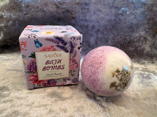 Floral-Infused Bath Bomb – Aromatherapy Sphere with Dried Flowers 🌸🛁