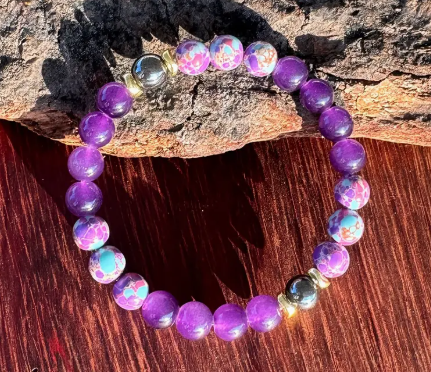 A bracelet of blessings. 🌸 Guardian beads of Kingstone & Amethyst – the perfect gift of protection and love. 💜